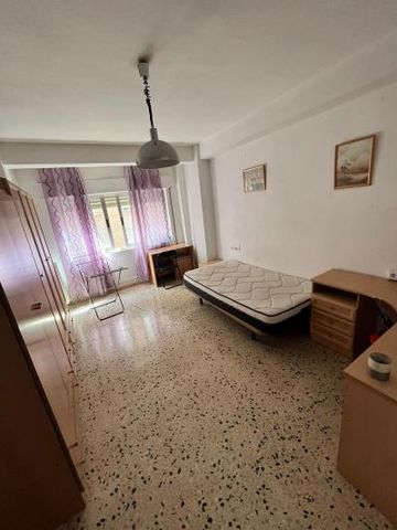 Flat - Granada (Constitucion) - Photo 4