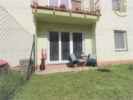 Krásná garsonka se zahradou, parkováním a zahrádkou - Photo 5