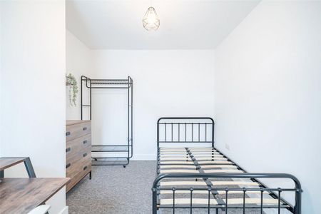 1 bedroom in a house share to rent - Photo 4