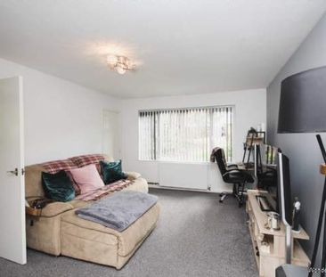 3 bedroom property to rent in Bracknell - Photo 2