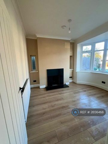 2 bedroom semi-detached house to rent - Photo 2