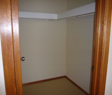 Spacious Courtyard Living Minutes from the Beach - Photo 2