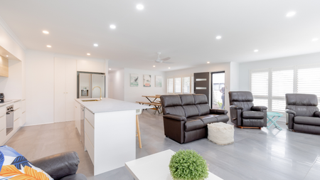 FURNISHED HOME IN IDEAL LOCATION! - Photo 3