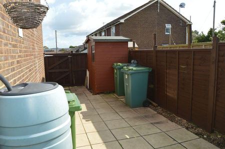 3 bedroom end of terrace house to rent - Photo 5