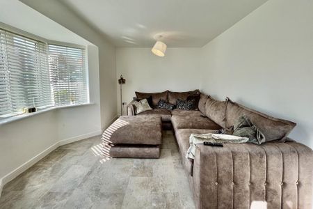 3 bedroom detached house to rent - Photo 4