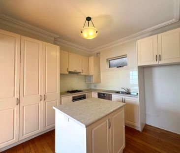 Three Bedroom House In Prime Location - Photo 6