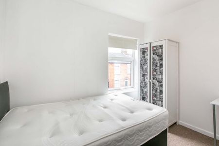 4 bedroom terraced house to rent - Photo 3