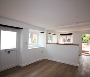 2 bed semi-detached house to rent in High Street, Crediton - Photo 5