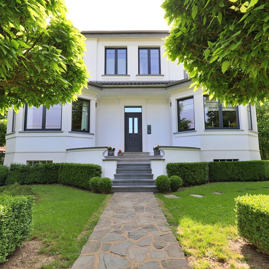 Stadtvilla mit viel Charme in bester Lage - Photo 1