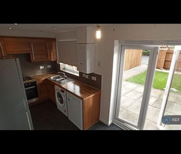 3 bedroom terraced house to rent - Photo 3