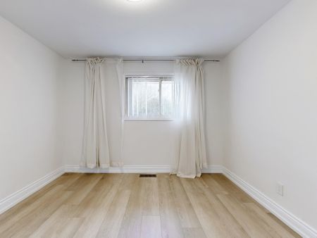 For Lease - 25 Mid Pines Road, Toronto, Ontario - Photo 5