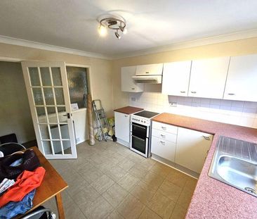 2 bedroom flat to rent - Photo 3