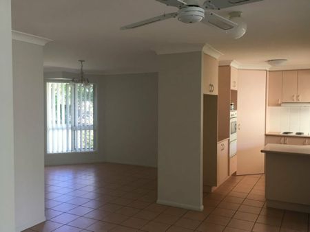3 BEDROOM HOME IN BELLARA! - Photo 2
