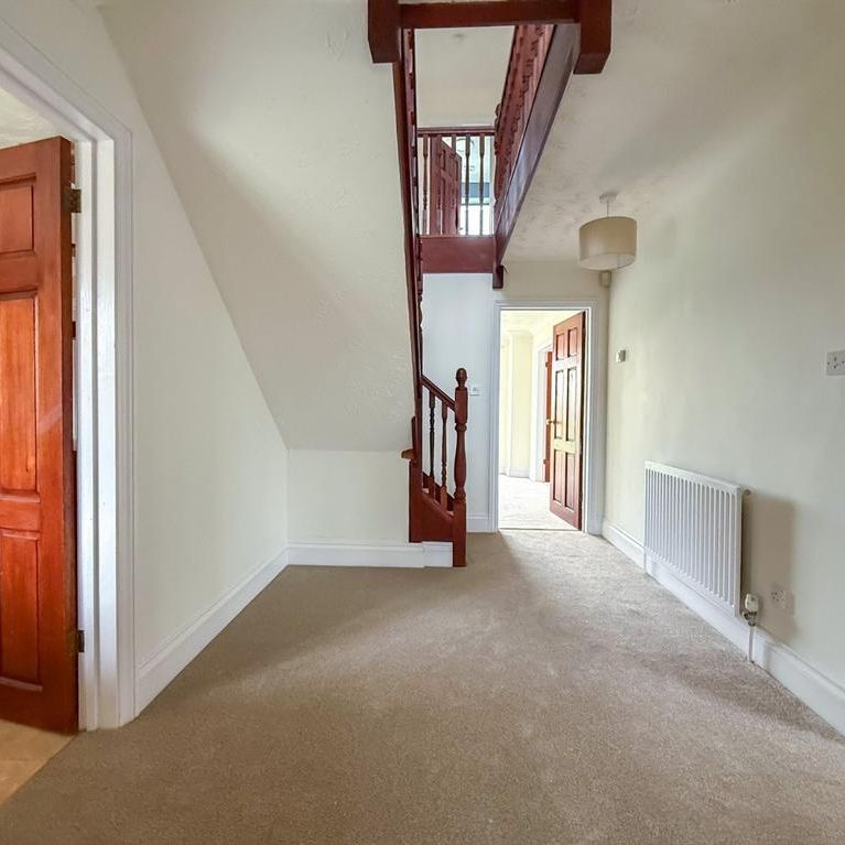 4 bedroom detached house to rent - Photo 1