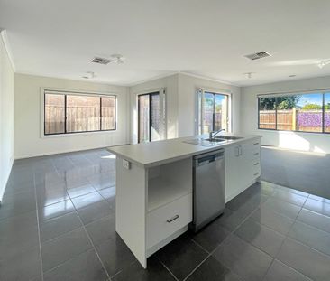 Easy Living - Photo 3