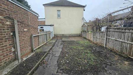 3 bedroom terraced house to rent - Photo 5