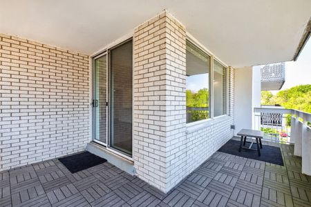 For Lease - 39 Stavebank Road Unit# 404, Mississauga, Ontario - Photo 5
