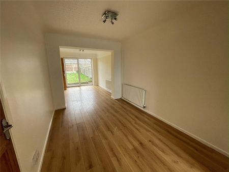 3 bedroom semi-detached house to rent - Photo 4