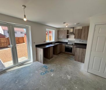 3 bedroom semi-detached house to rent - Photo 2