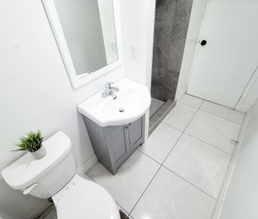 For Lease - 12 Maitland Avenue, Hamilton, Ontario - Photo 6