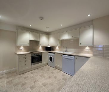 2 bedroom ground floor flat to rent - Photo 6