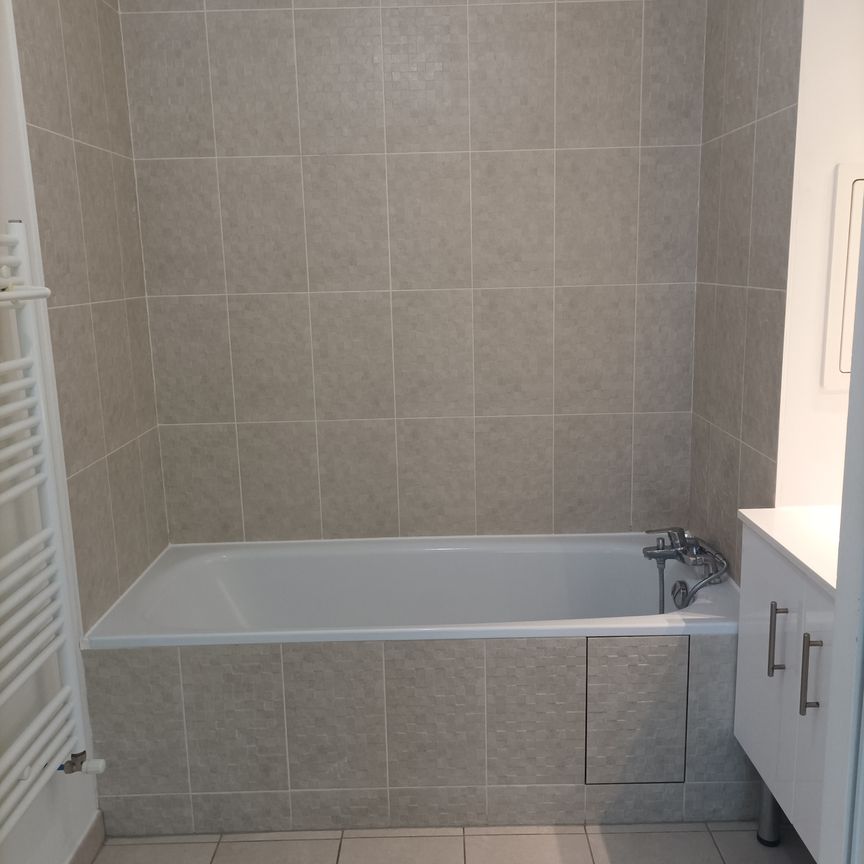 Location Appartement 3 pièces 61m² BRUNOY 91800 - Photo 1