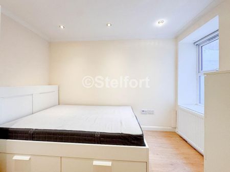3 bedroom flat to rent - Photo 4