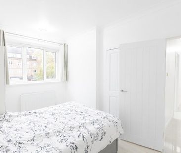 3 bedroom flat to rent - Photo 5