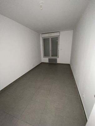 Appartement 3 pièces 91m2 MARSEILLE 14EME 998 euros - Photo 1