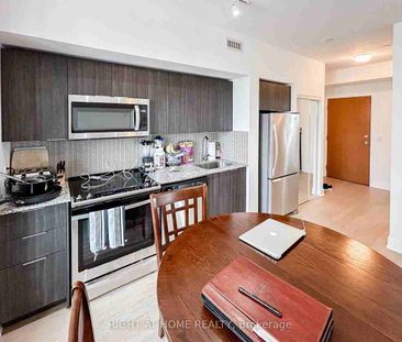 30 Shore Breeze Drive condo — Toronto, ON (2-Bedroom) - 2 Bedroom - Photo 5