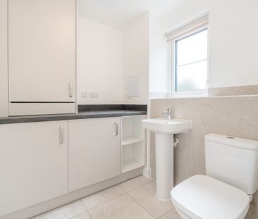 Throwster Drive, Sudbury - Photo 2