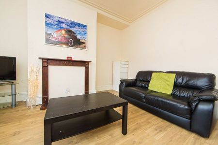 Queens Road, Hyde Park, Leeds - Photo 2