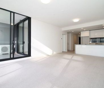 Large study | Large bedroom - Photo 2