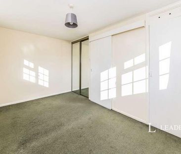 Maple Drive, East Grinstead, West Sussex, RH19 - Photo 4