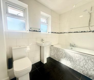 3 bedroom semi-detached house to rent - Photo 6