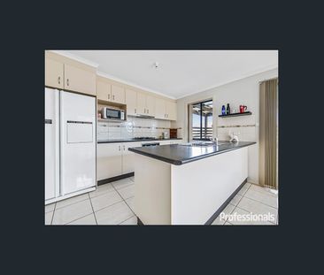 Stunning 3-Bedroom Home! - Photo 2