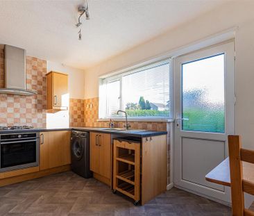 2 bedroom semi-detached house to rent - Photo 5