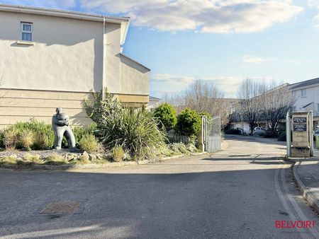 Apartment to rent on - Photo 2