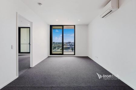 3 Bed, 2 Bath - Photo 3