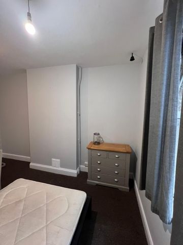 Room in a Shared House, Seymour Road, BS5 - Photo 3