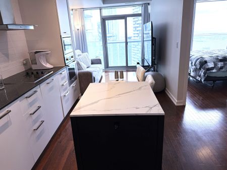 For Lease - 12 York Street Unit# 5510, Toronto, Ontario - Photo 5