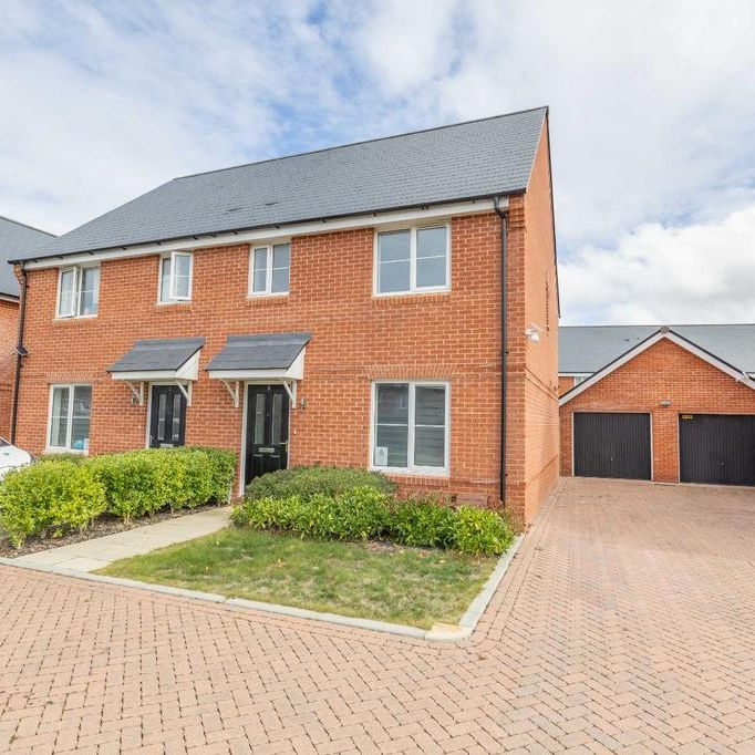 3 bedroom semi-detached house to rent - Photo 1
