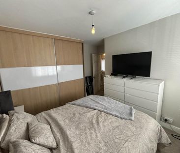 3 bedroom semi-detached house to rent - Photo 6