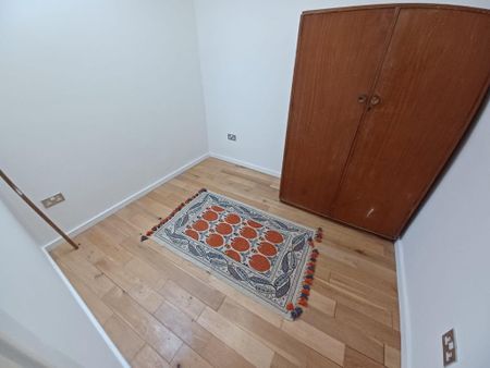 3 bedroom terraced house to rent - Photo 2