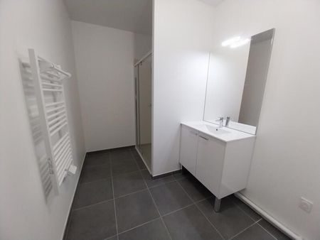 Location Appartement 3 Pièces 70 m² - Photo 4