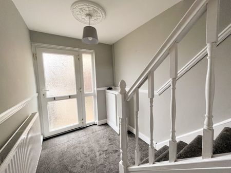 Milton Close, Nailsea, Bristol, Somerset - Photo 2