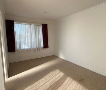 Large studio with garage - Photo 2