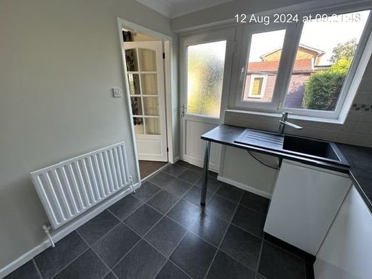 Tobruk Close - Photo 1