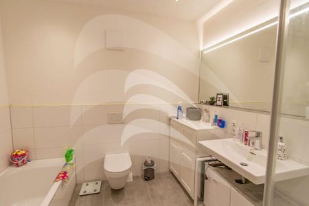 LICHTRAUM WALDKIRCHEN - Moderne, energieeffiziente Neubauwohnung auf zwei Etagen - Photo 2