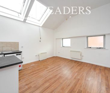 2 bedroom apartment to rent Cardiff Road, Luton, Bedfordshire, LU1 - Photo 2